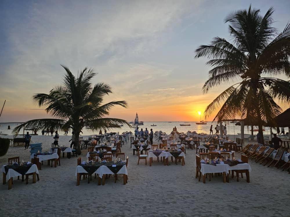 Sunset Kendwa Beach Hotel Dış mekan fotoğraf